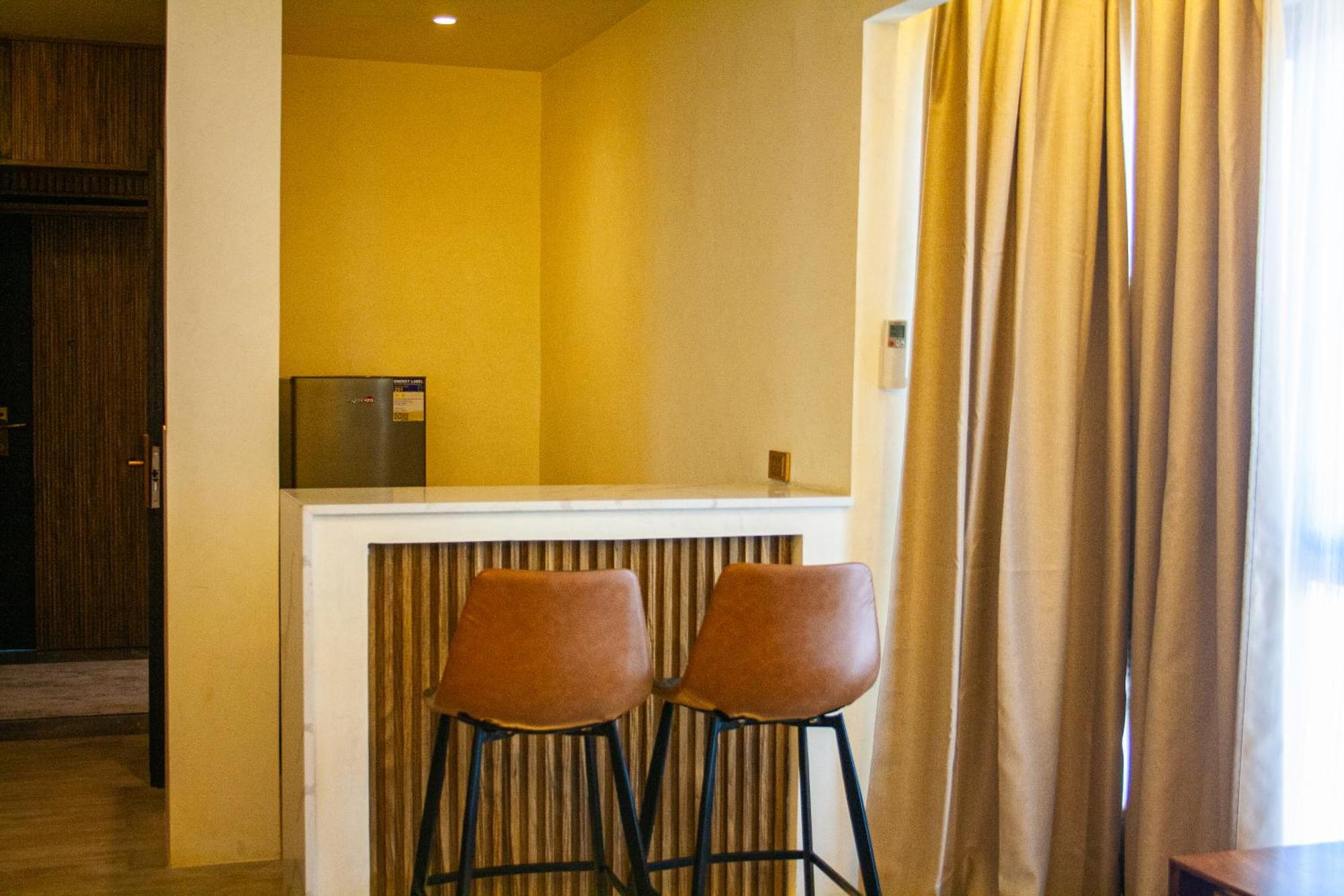 Elijah Hotel Dasmarinas Esterno foto