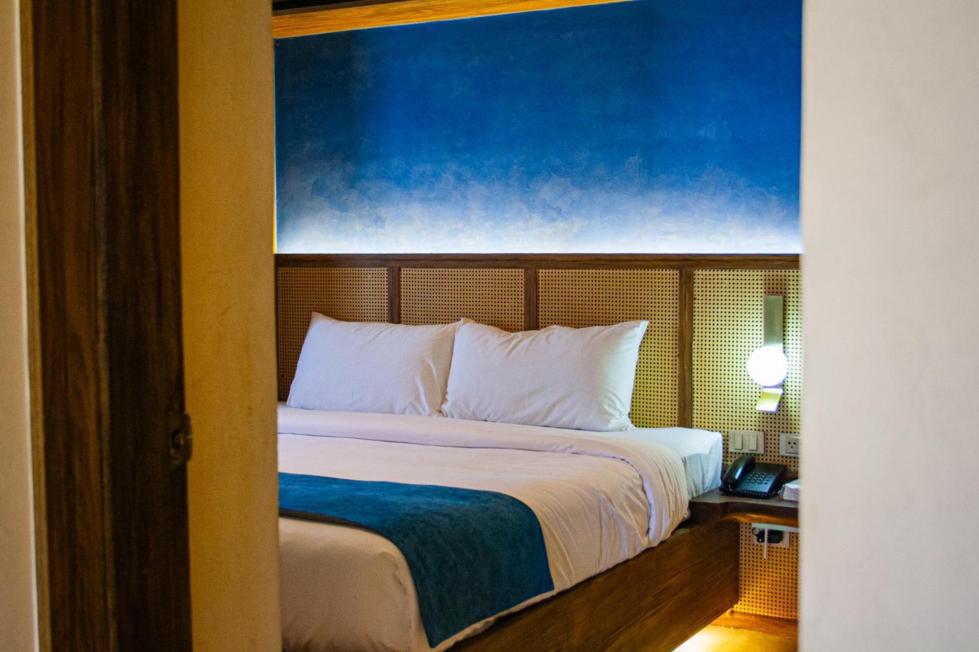 Elijah Hotel Dasmarinas Esterno foto