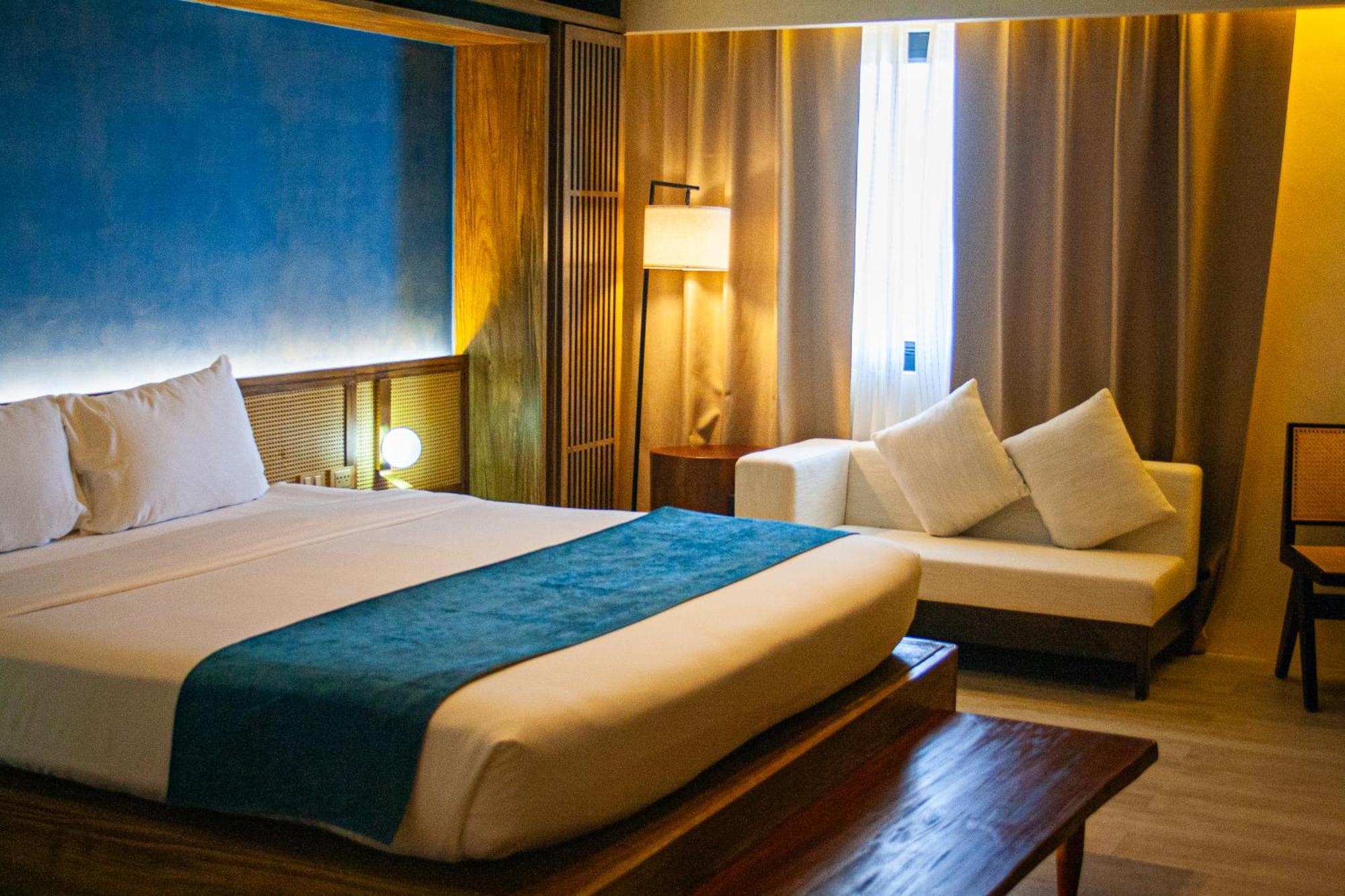 Elijah Hotel Dasmarinas Esterno foto
