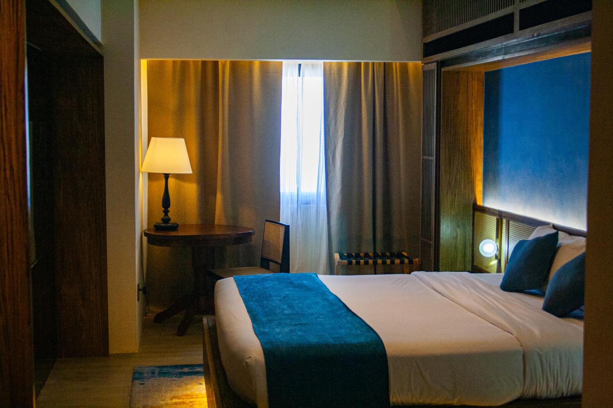 Elijah Hotel Dasmarinas Esterno foto