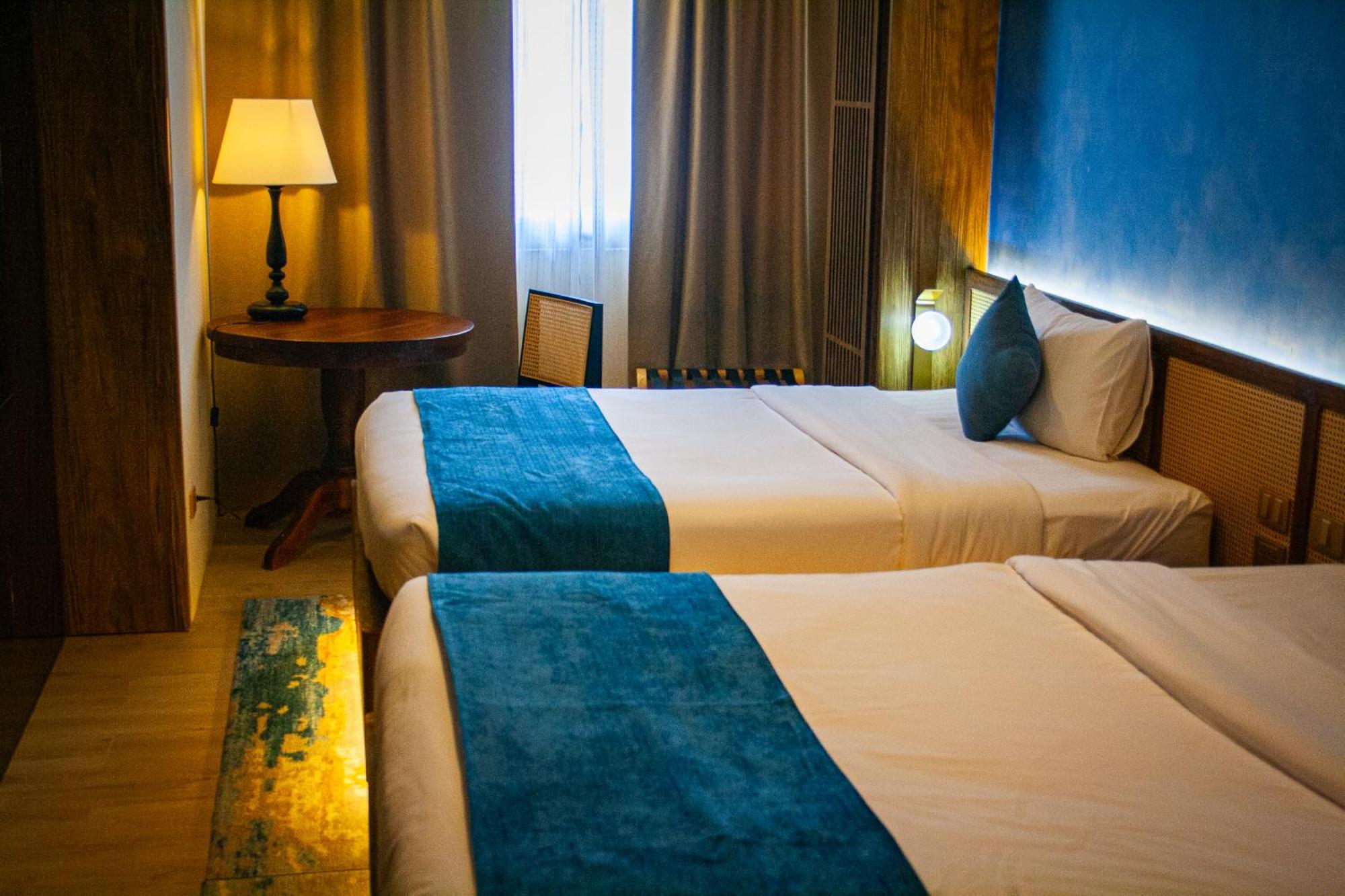 Elijah Hotel Dasmarinas Esterno foto